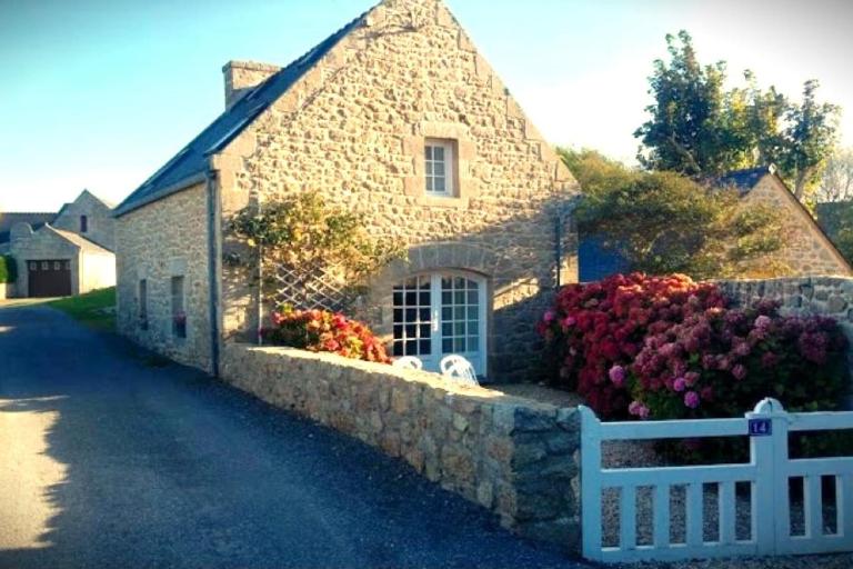 Ty Jeanne-Maison bretonne avec jardin proche mer - B&B Brignogan-Plages