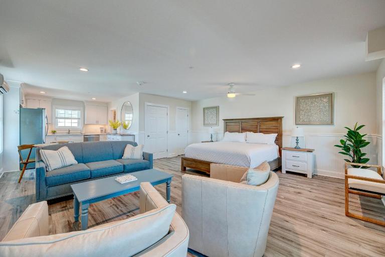 2008 King Suite, 2nd Floor Serenity - B&B Surf City