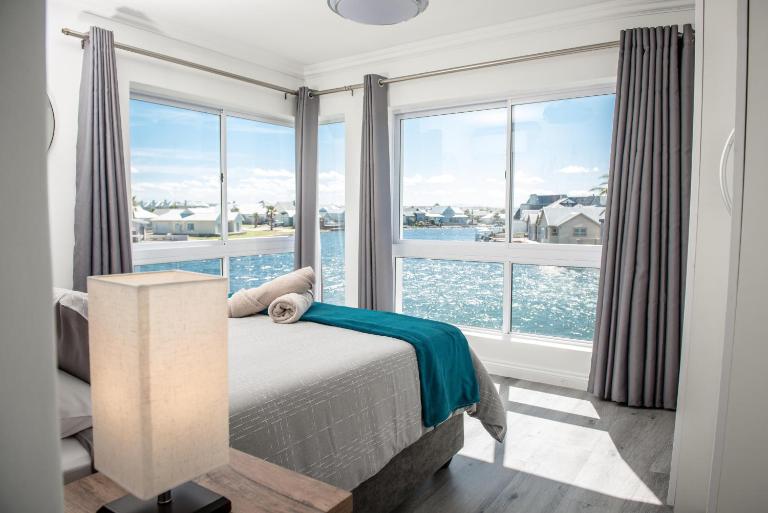 33 Kingston Place, Marina Martinique - B&B Jeffreys Bay