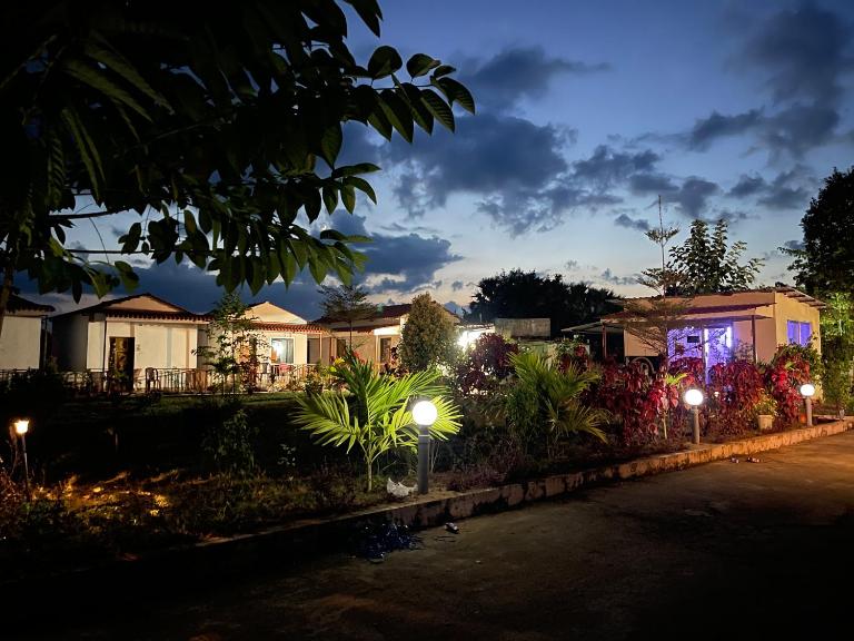 Lakshmi Brindavanam Resorts Malluru - Bed and Breakfast Mangapet