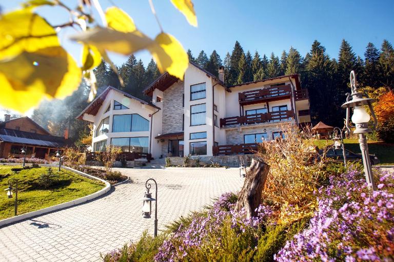 Pension Perla Bucovinei - B&B Voroneţ