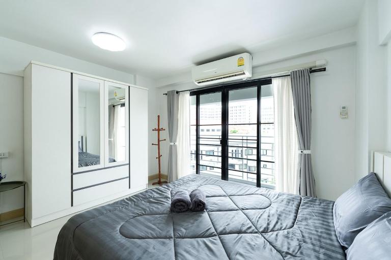Mountain View with Swimming Pool Condo Near Nimman - Ferienwohnung Chiang Mai