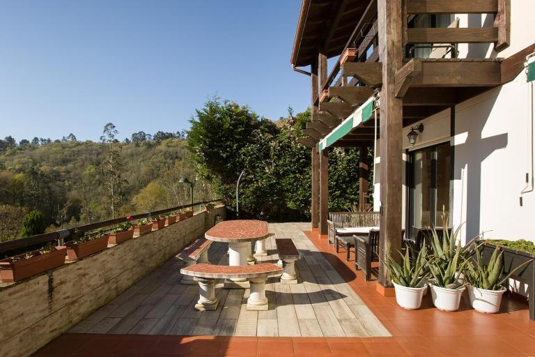 Spacious Villa with Pool Plentzia Bilbao Area - Ferienwohnung Mendiondo