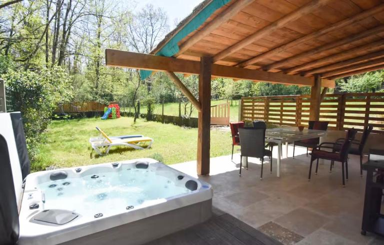 Gite de L'Oustalet - Bed and Breakfast Lisse