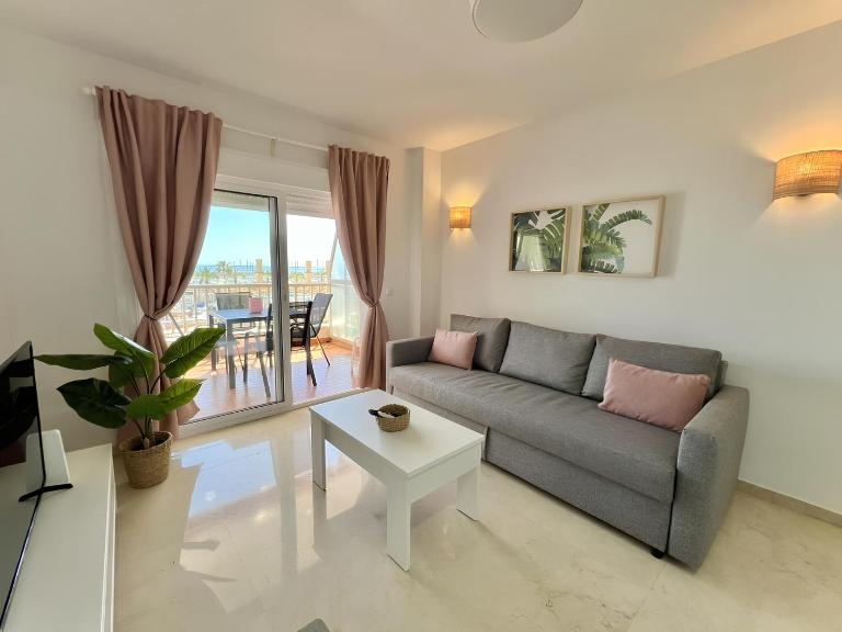 El Paraiso BeachFront Apartment - B&B Fuengirola