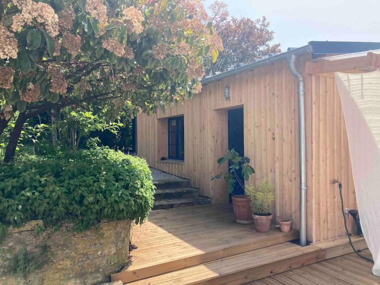 La cabane, Chambre indépendante dans jardin - Esprit cabane authentique et confortable - la campagne à 5 mn du centre de Caen - B&B Fleury-sur-Orne