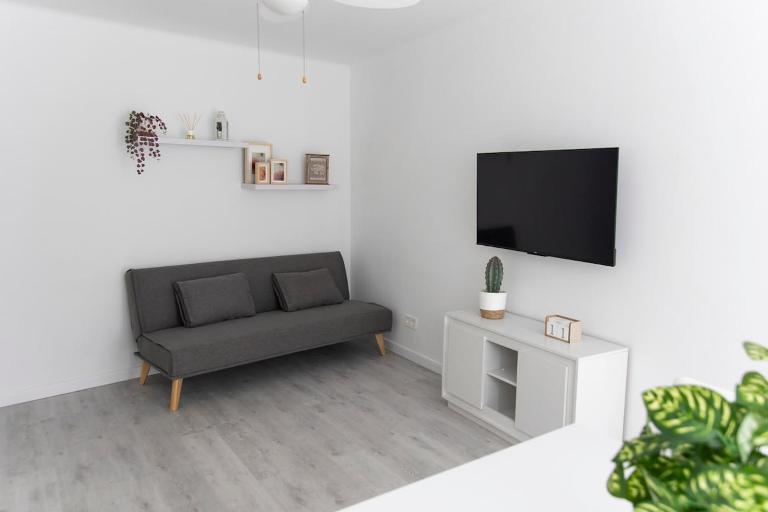 Seahomes Vacations - Center Apt Tossa de Mar - Bed and Breakfast Tossa de Mar