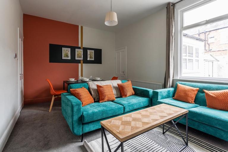 Cosy 4-BR Darlington Home Near Hospital-Sleeps 8! - B&B Darlington