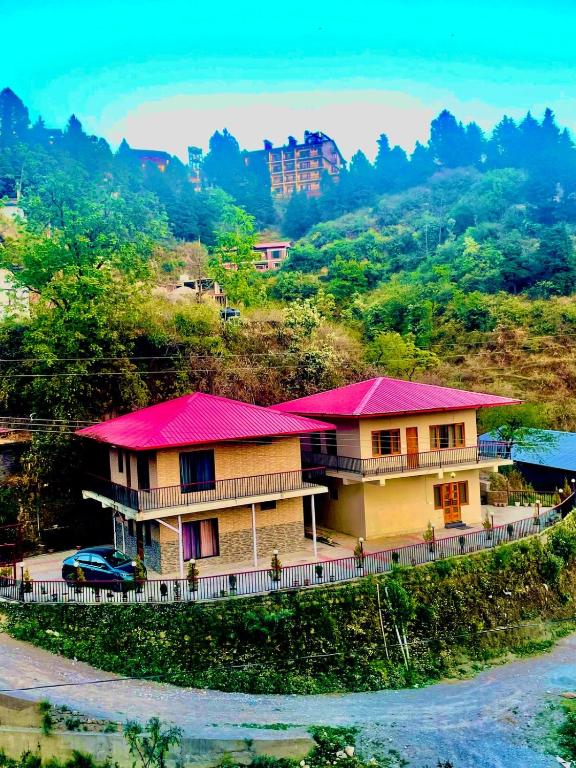 ZenRoofs- Cloud Haven 2BHK Villa - Chambres d'hôtes Mussoorie