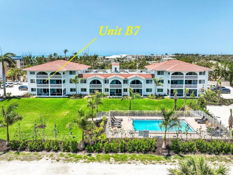 Sanibel Island condo steps from the beach - B&B Ybel
