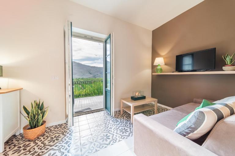 AlmaTellus - Sicilian countryside Escape - B&B Bronte
