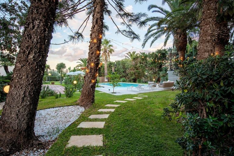 Numeroquattro-Light Green, Open Space con vista sul giardino e piscina - B&B Siracusa