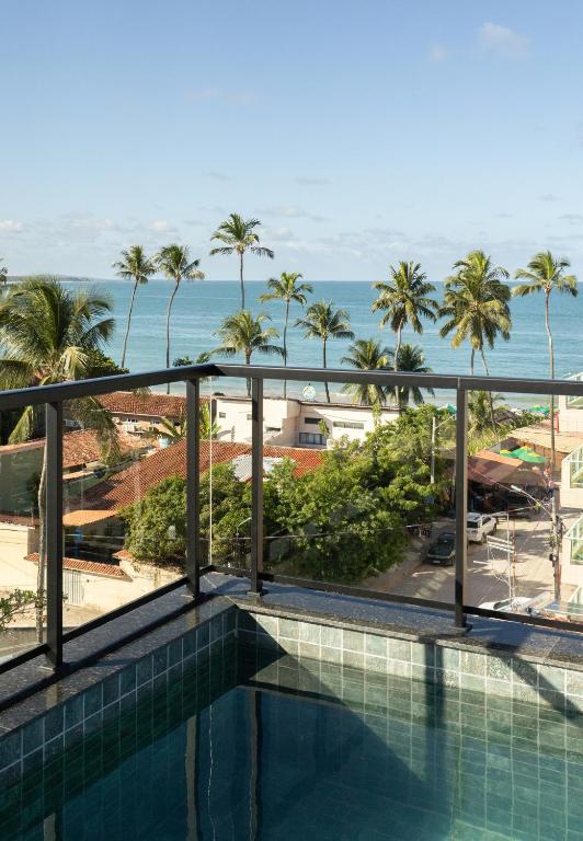 Centro da vila a 50m do mar com cozinha completa, varanda e piscina com vista panorâmica - B&B Porto de Galinhas