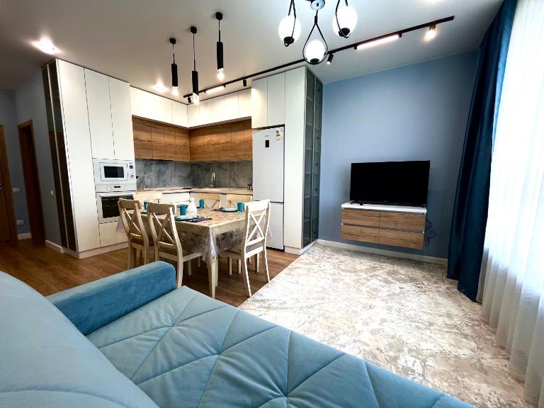 3 комнаты великолепная Раимбек 8 & питьевая вода в подарок - Bed and Breakfast Almaty