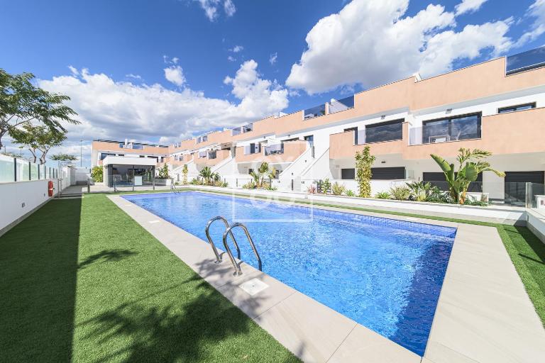 La Rambla Sky Penthouse - Rooftop BBQ pool near beach - by Oyoostays - B&B Pilar de la Horadada