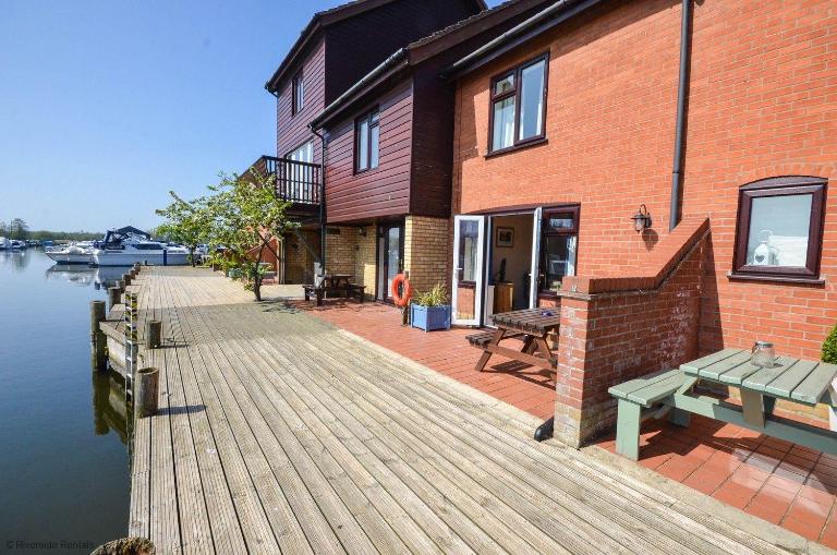 Buttercup Lodge - B&B Horning