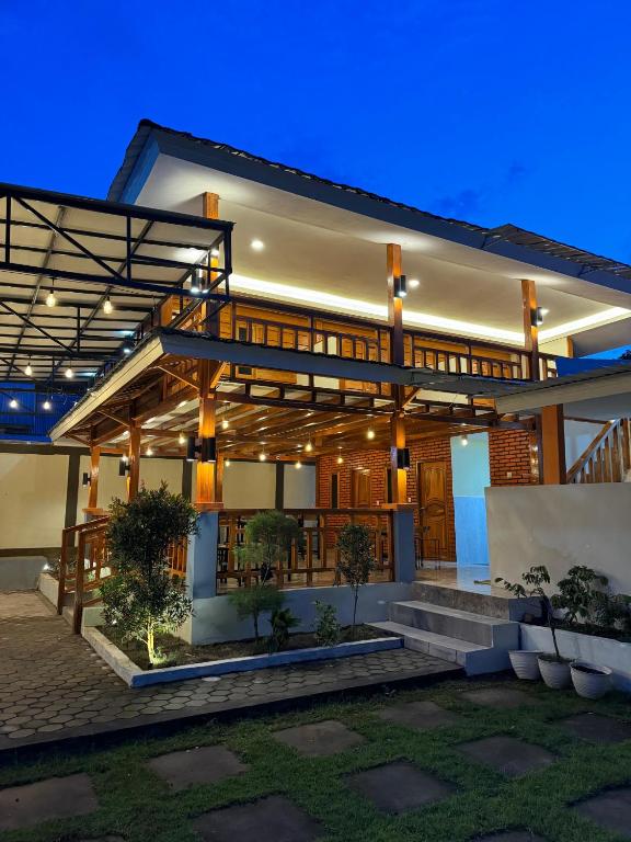 Zahra Homestay - B&B Senaru