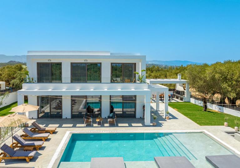 Christian Luxury Villa - B&B Tsilivi