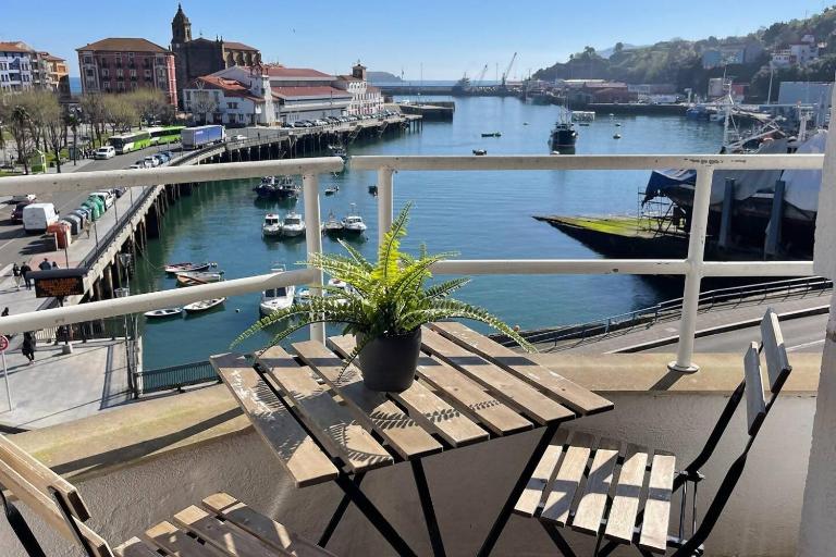 Artza II apartamento con vistas al puerto - B&B Bermeo