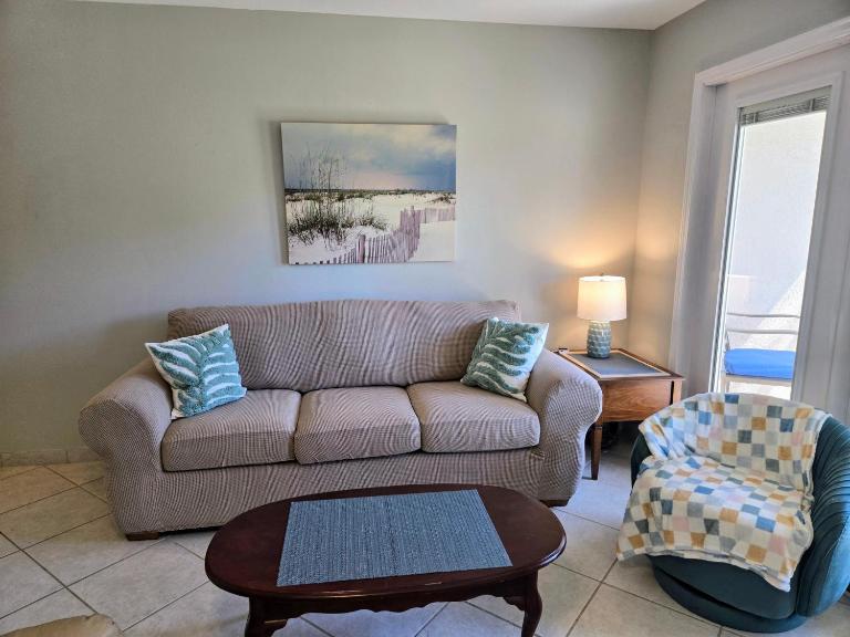 Grand Caribbean 103E - B&B Pensacola