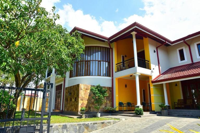 Bigcity Villa - Airport Transit Hotel - B&B Katunayaka