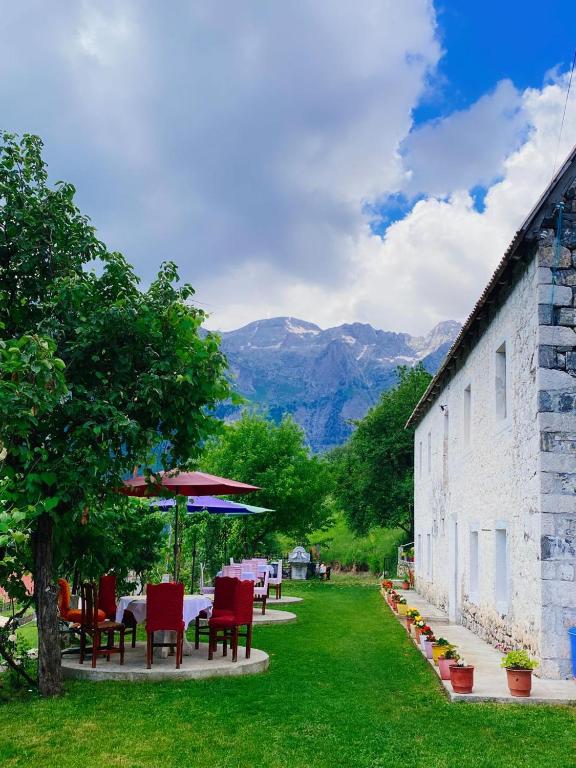 Guesthouse Silvester - B&B Gjelaj