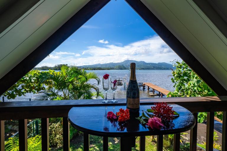 Toahere Beach House - Beachfront - Pool - Pontoon - B&B Paui