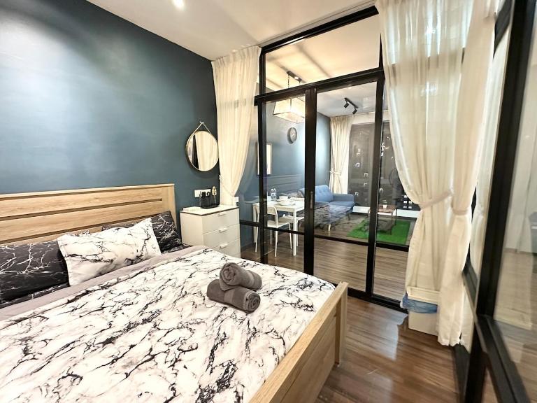 Silksky - Modern Design, Awesome City View, Free Parking, Free Netflix account, 200mbps WIFI, Privacy, - Chambres d'hôtes Serdang