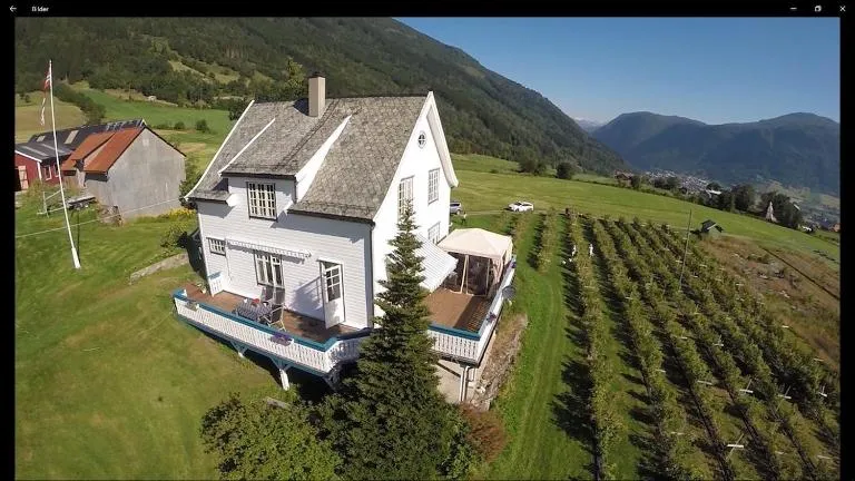 Sognefjorden-Vik i Sogn - Bed and Breakfast Brekka