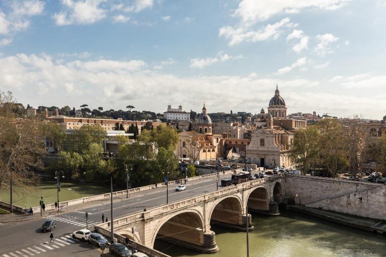 iFlat Bright & Modern Living with Panoramic View - B&B Rome