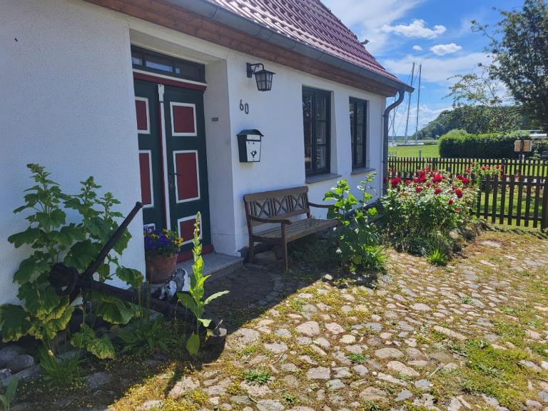 Haus am Hafen - Ferienwohnung Schaprode
