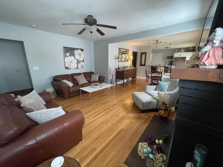 Come home to Kenwood Conveniently located Syracuse - B&B Syracuse