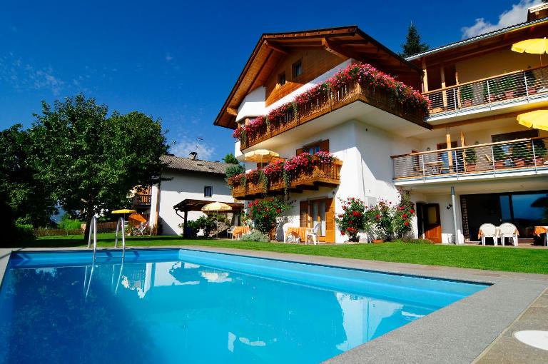 Haus Rosengarten - Ferienwohnung Dorf Tirol