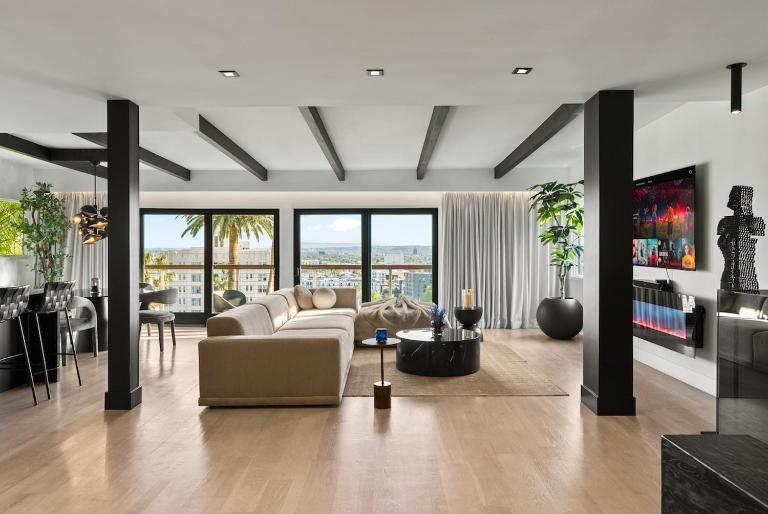 Hollywood Hills 3 Bedroom Views and Jacuzzi - B&B Los Angeles