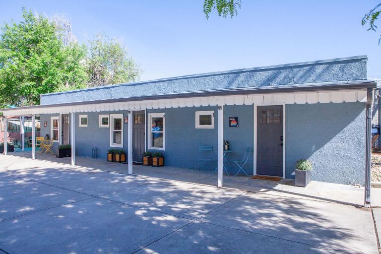 Zuni St Motor Inn- Bike, Dine, Explore Denver - B&B Denver