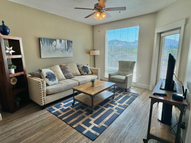Downtown Condo with Mountain Views - Chambres d'hôtes Salt Lake City