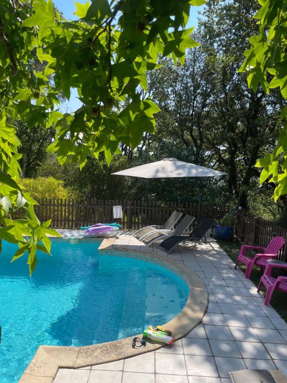 Maison au cœur des bois Pich Home Serenity - B&B Miramas