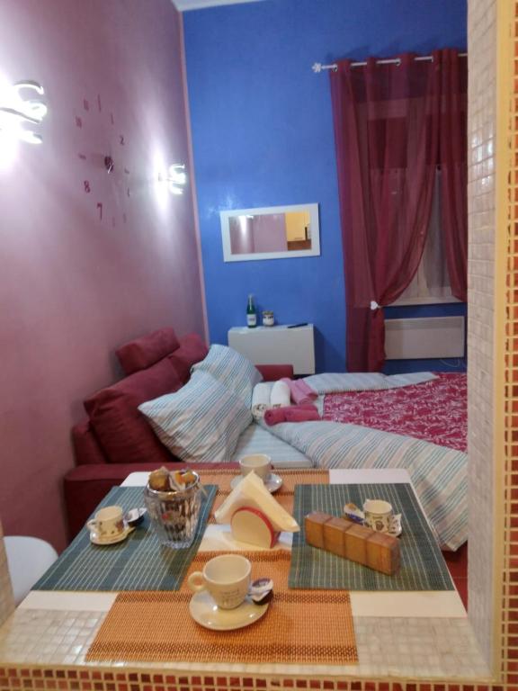LA CASA DI CARTA red - Bed and Breakfast Fiuggi