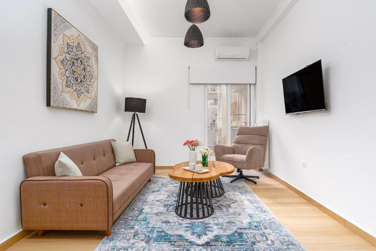 Coastal Charm Elegant 1BR at Marina Zea Piraeus - Chambres d'hôtes Le Pirée