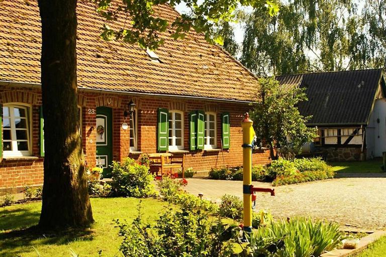 idyllische Ferienwohnung am Rittermannshagener See - B&B Faulenrost