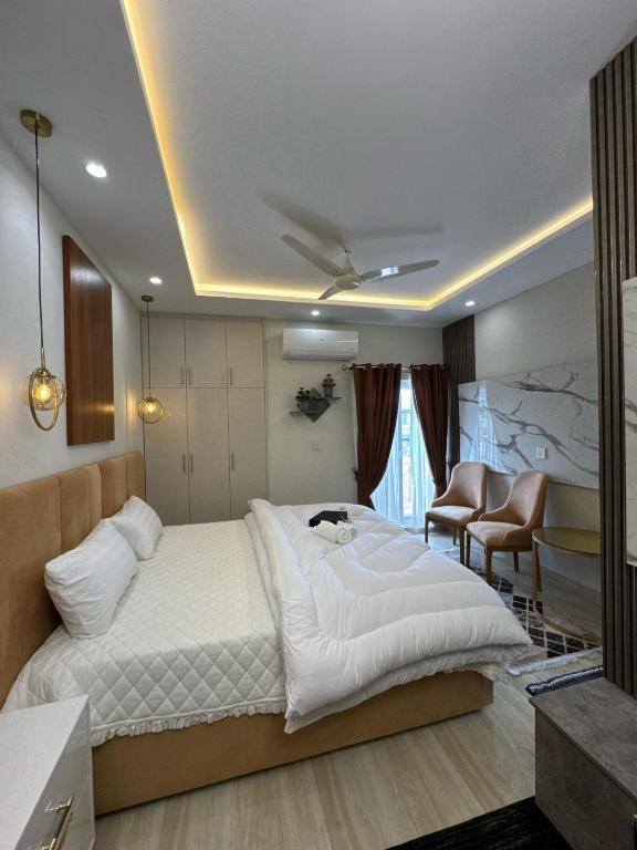 Just Move Luxury Studio APT, Near ISB Int'l AIRPT - B&B Islamabad