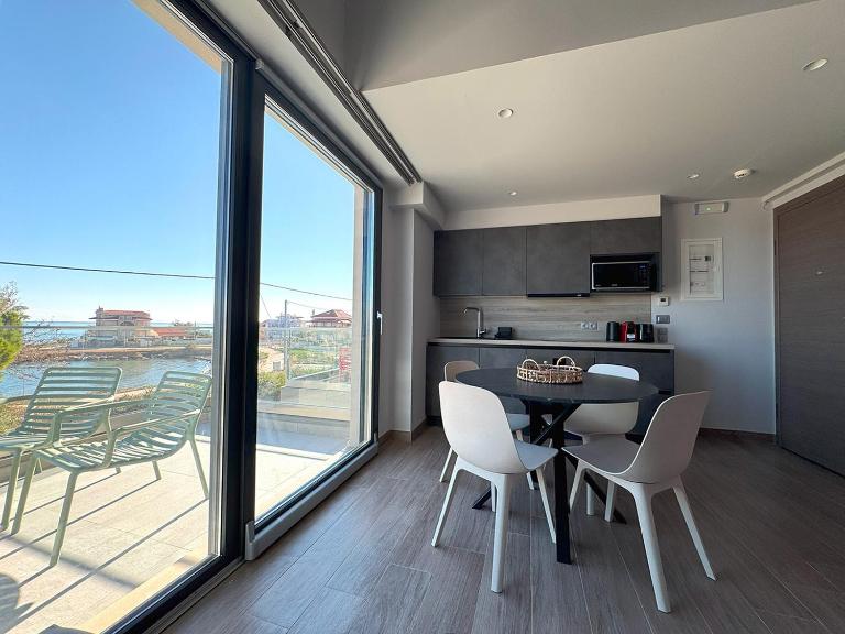 Artemis Blue - B&B Loutsa