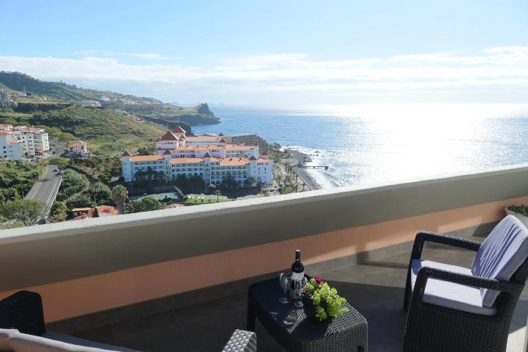Aylevarroo Penthouse - B&B Caniço