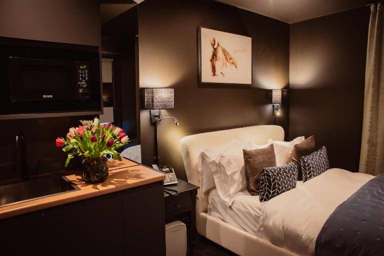 Small Studio with En Suite Bath & Kitchenette - B&B Londra