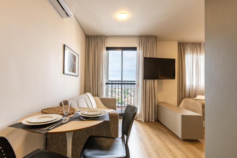 Aptos Novos e Central em Condomínio Clube com Piscina e Academia - Bed and Breakfast Curitiba