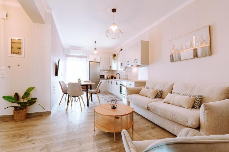 Esperides Luxury Suites 2 - Chambres d'hôtes Kalamítsion