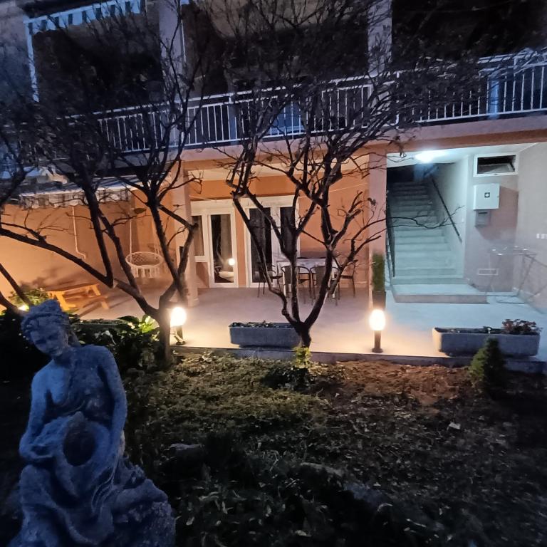 Lana2 - Bed and Breakfast Starigrad