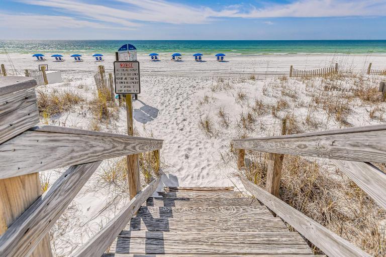 Waterfront Fort Walton Beach Condo: Pool Access! - Chambres d'hôtes Fort Walton Beach