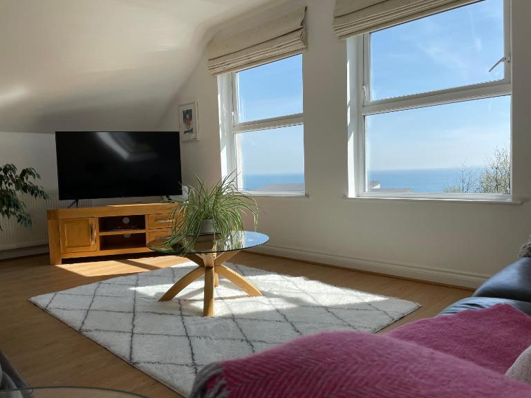 Loughview Lodge - B&B Whitehead