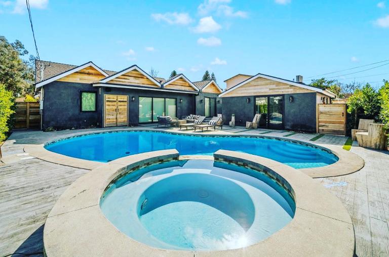 Tulum Style in Sherman Oaks - B&B Cronese Valley